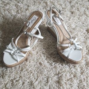 White Wedges